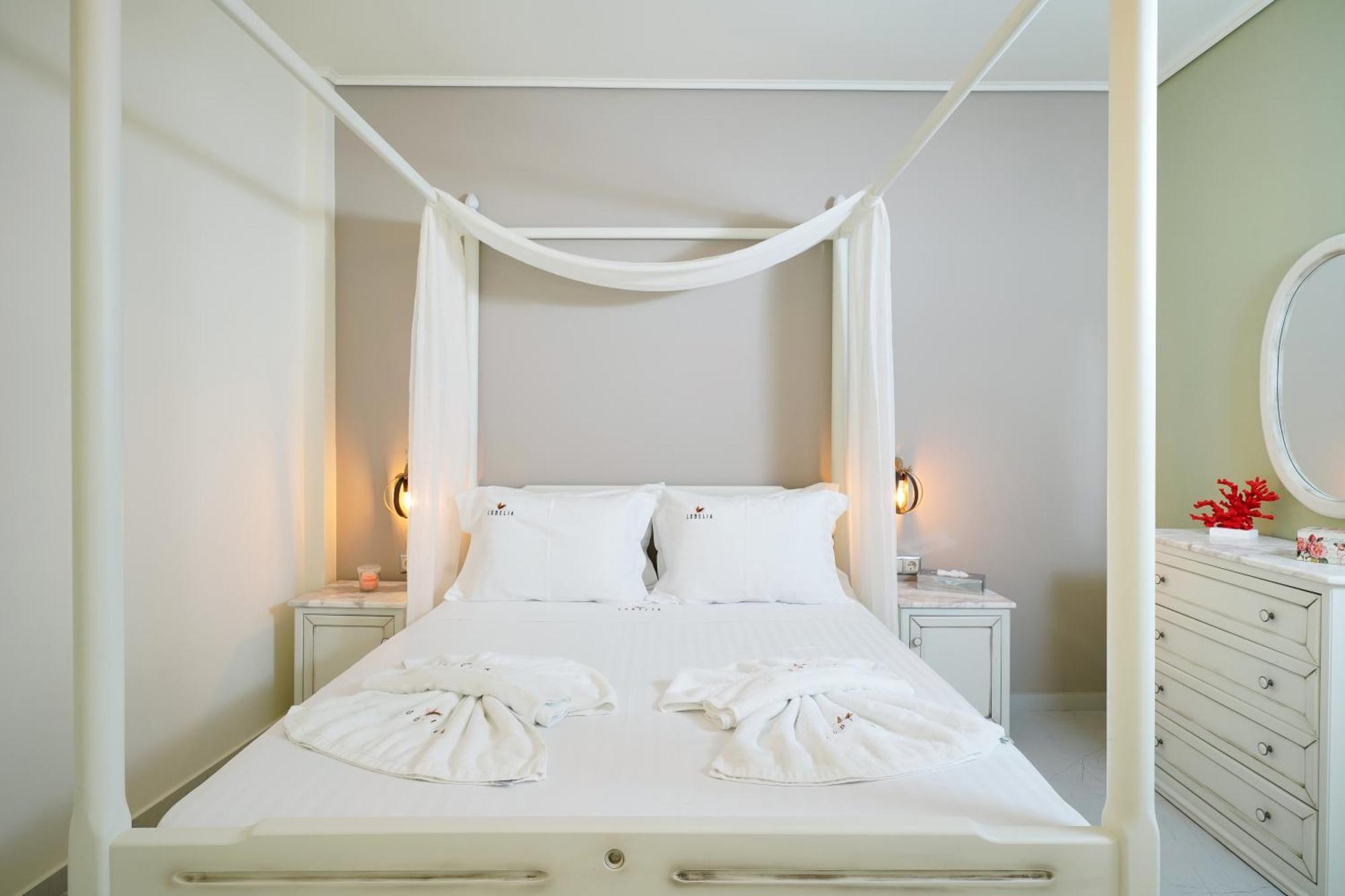 Lobelia Luxury Suites Chrysi Ammoudia Exterior photo