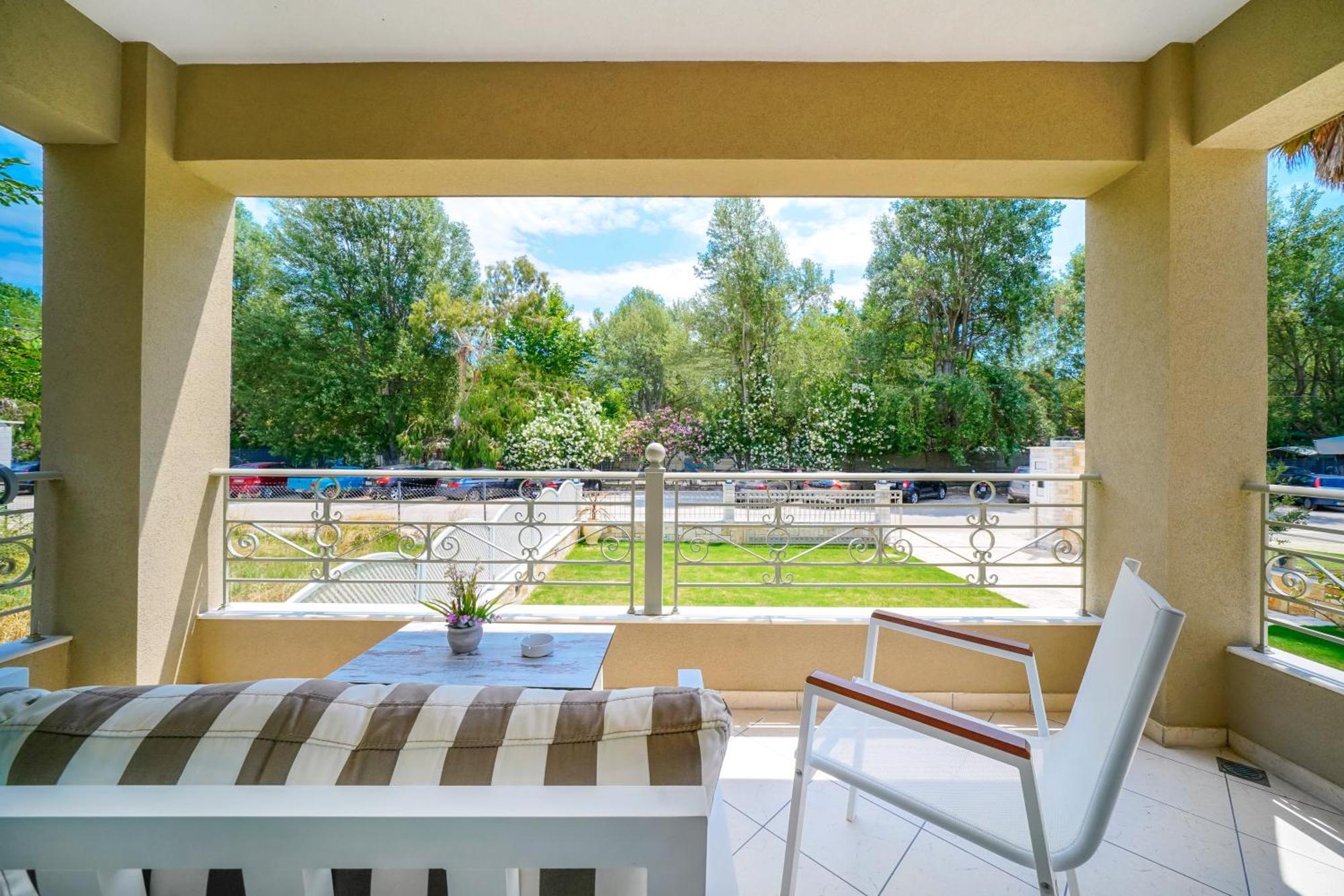 Lobelia Luxury Suites Chrysi Ammoudia Exterior photo